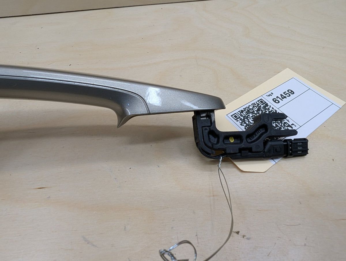 2007-2013 BMW 328i E93 Front Right Passenger Exterior Door Handle w/ Comfort Access 7202240