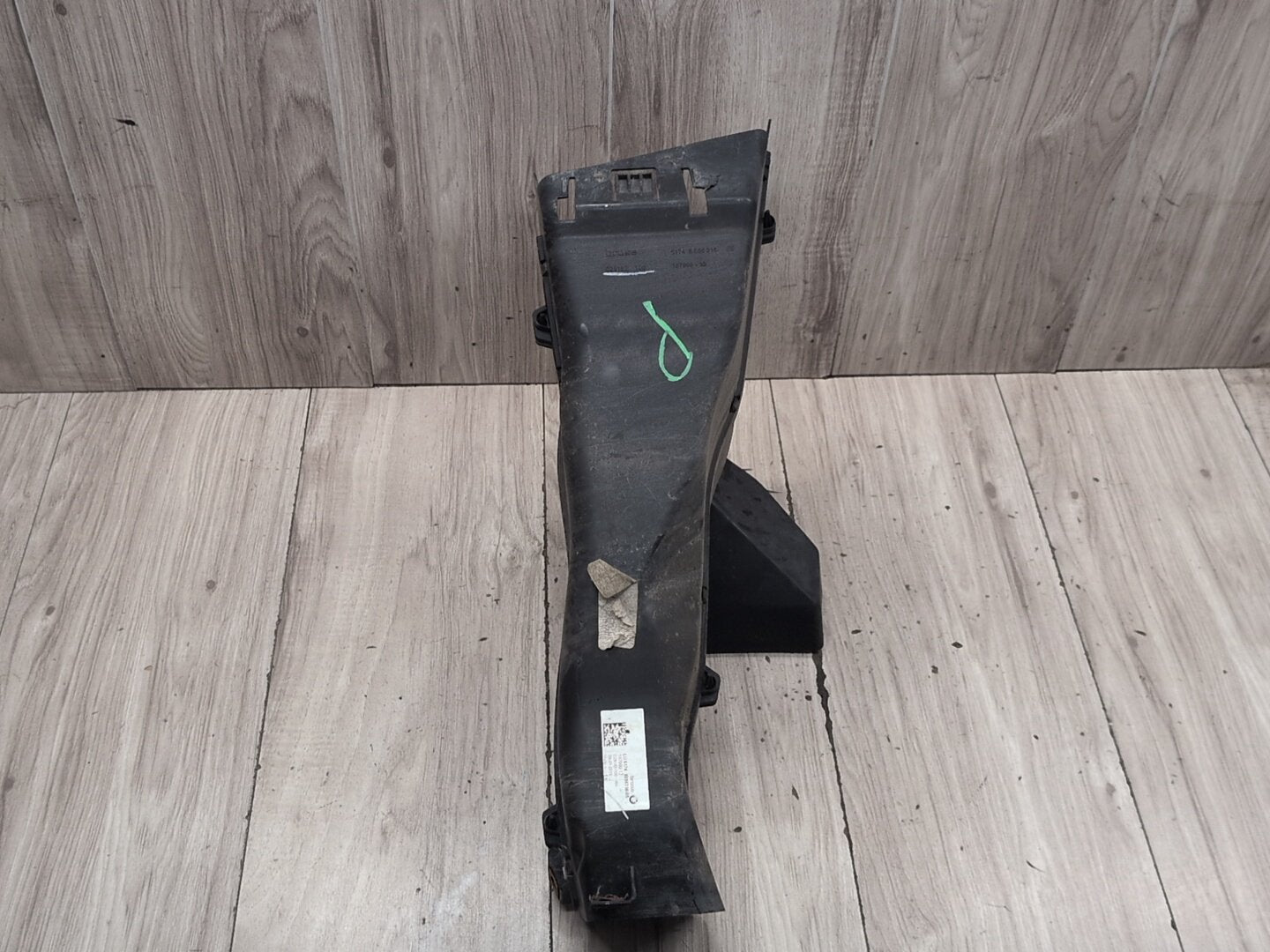 2015-2018 BMW X5 F85 Right Passenger Brake Air Duct 8056318