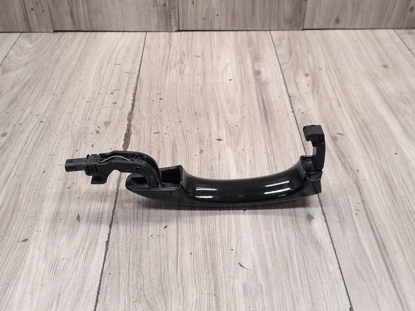 2015-2018 Audi Q3 8U Front or Rear Left Driver Exterior Door Handle w/ Comfort Access 8T0837205A