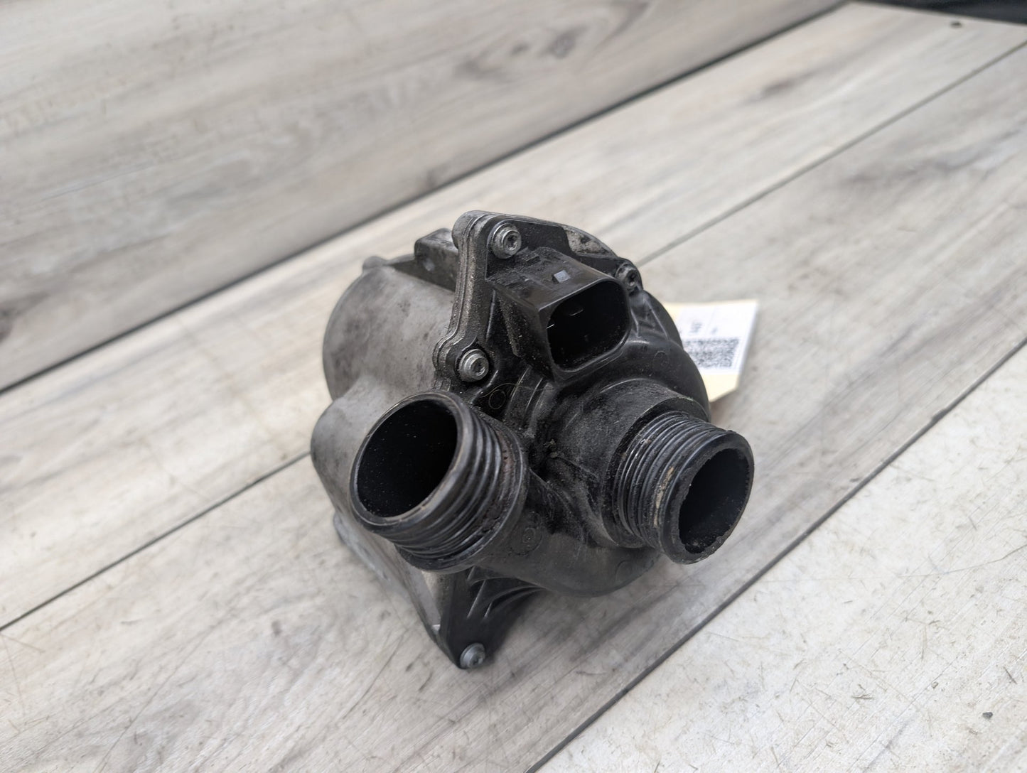 2014 BMW F10 535i Engine Motor Cooling Auxiliary Water Pump 8635090