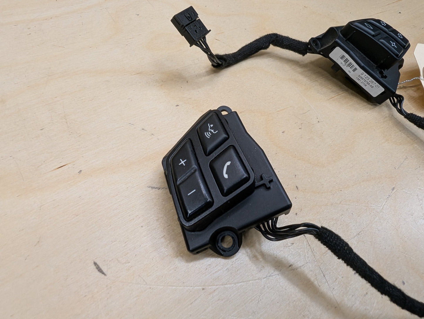 2007-2013 BMW 335i E93 Steering Wheel Switch Buttons 9123287