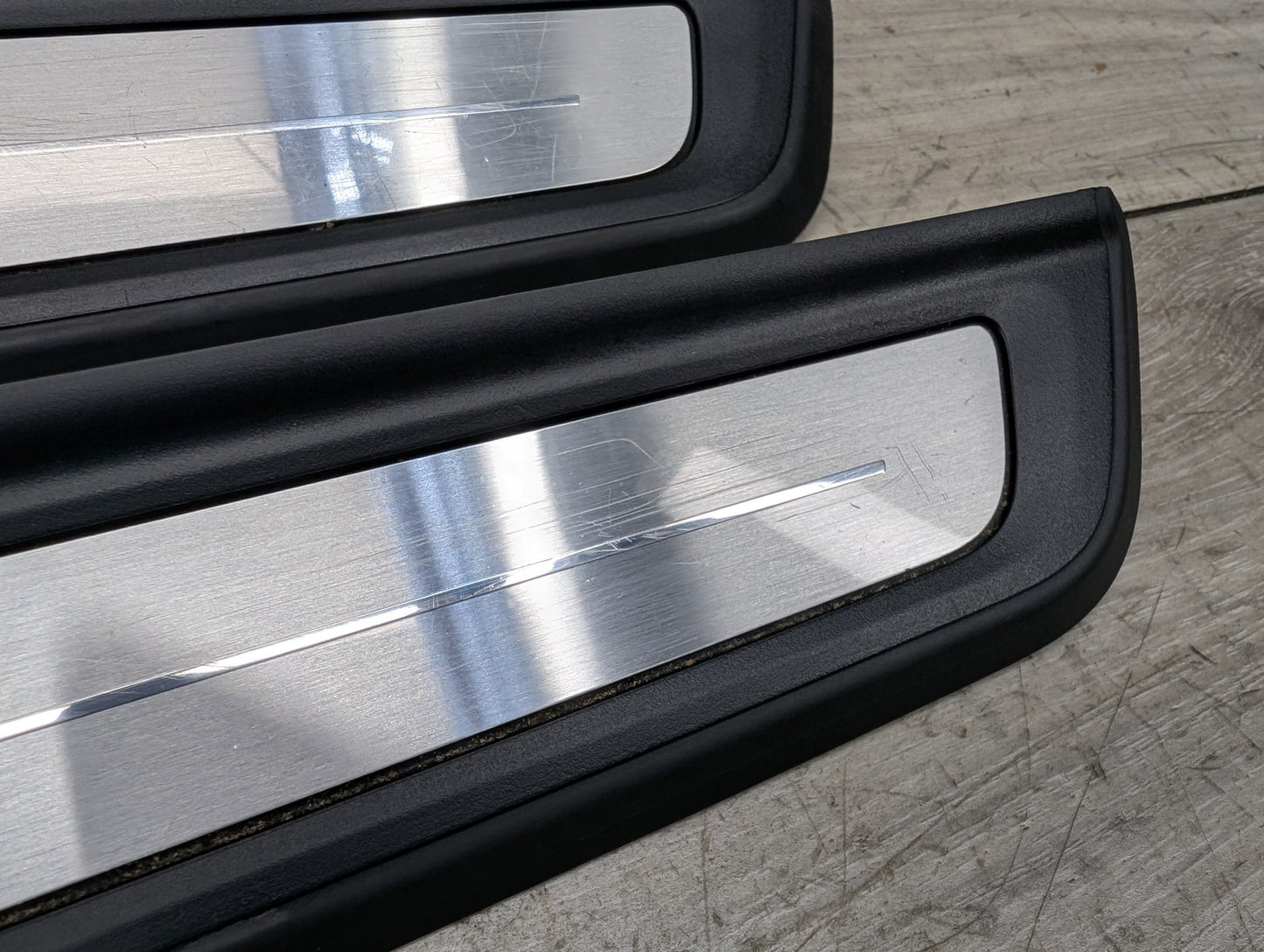 2019 - 2026 BMW 330i G20 Front Left Right Scuff Plate Door Sill SET 7407377 B46B20O1