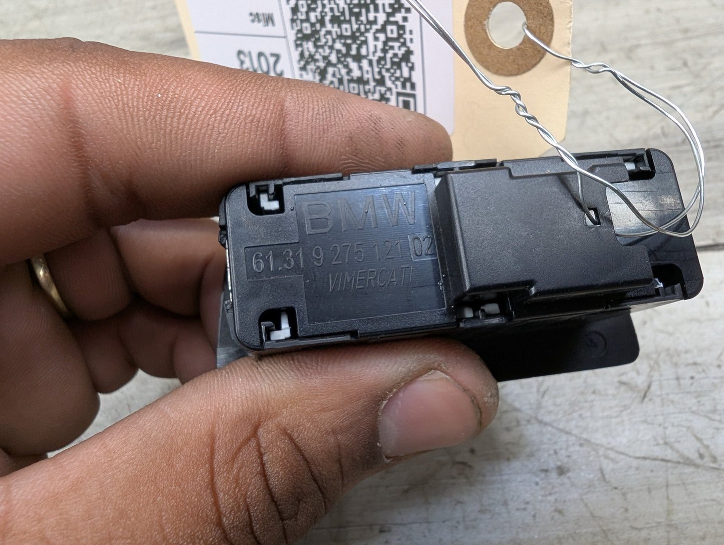 OEM BMW F02 F10 F15 F48 F90 G01 G20 G30 G80 X3 Rear Trunk Lid Center Lock Switch