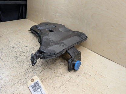 OEM BMW G12 G30 540 M550 750 M760 Windshield Wiper Washer Reservoir Tank Pump