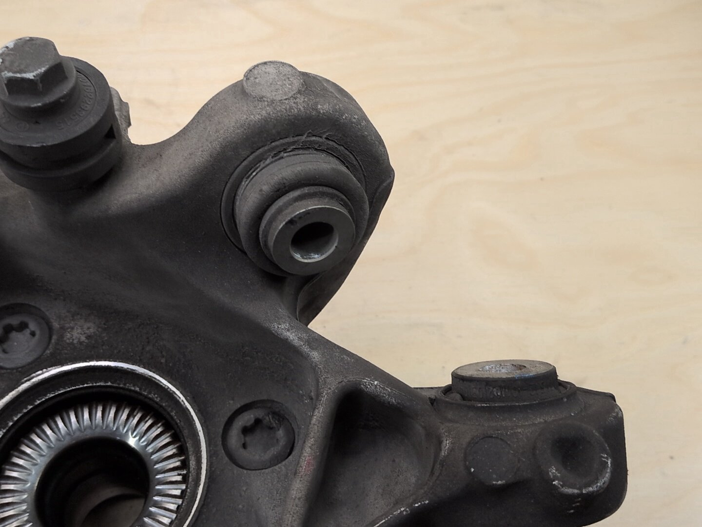 OEM BMW G01 X3 30i 30iX M40iX REAR Right Passenger Knuckle Hub Spindle Bearing