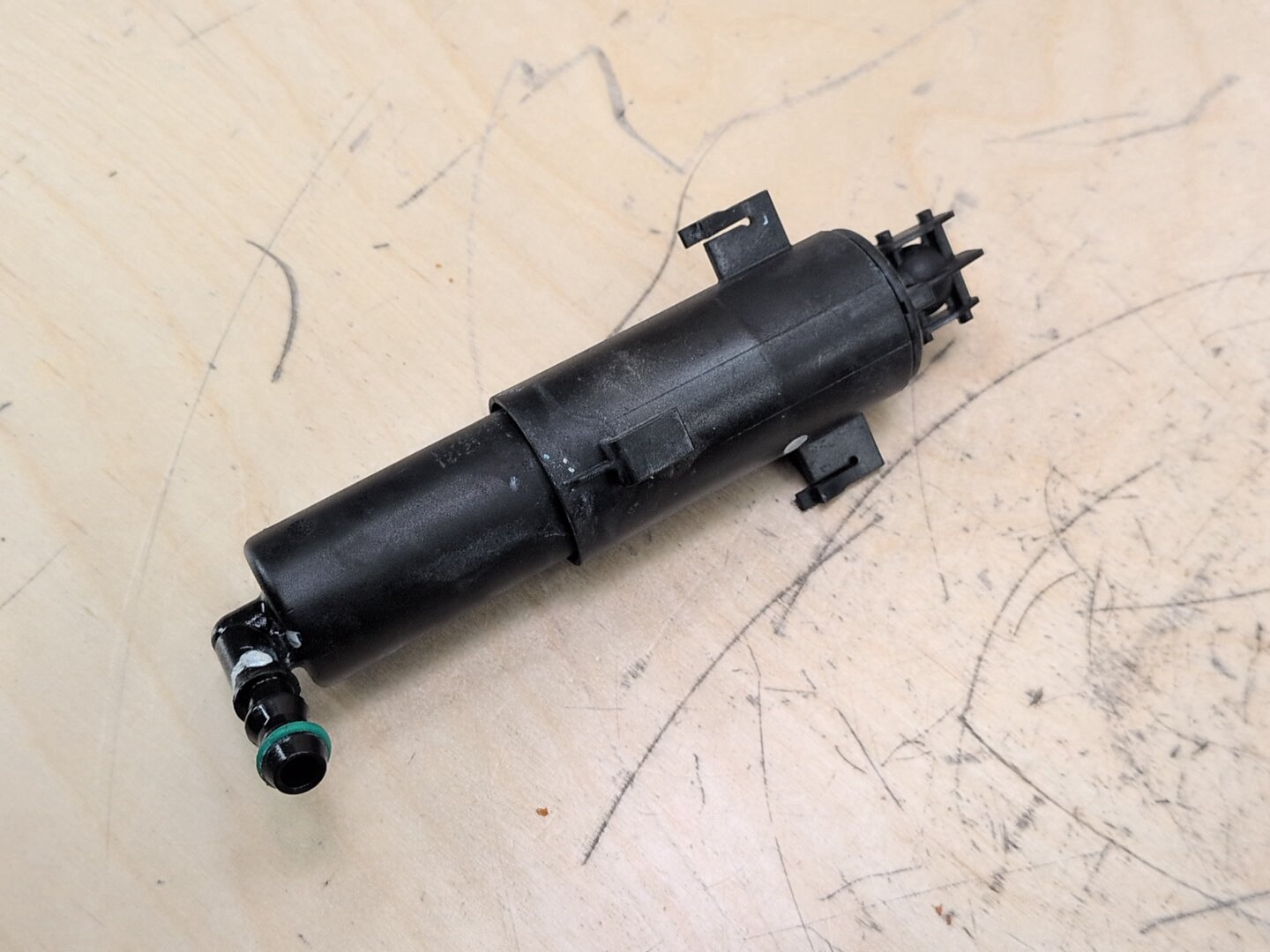 OEM BMW E90 E92 E93 328 335 Front Left Right Headlight Washer Spray Nozzle Jet