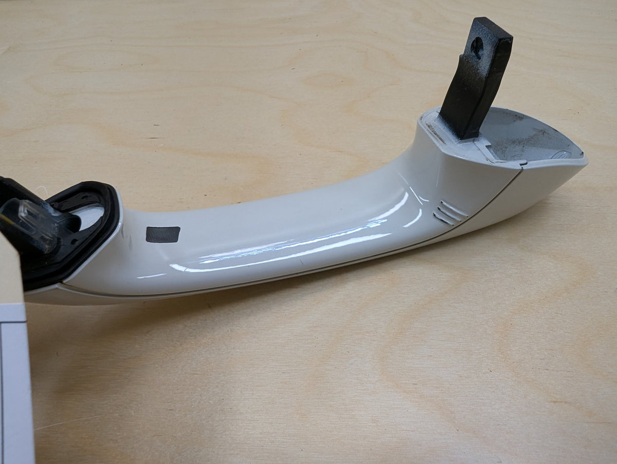 2018-2024 BMW X3 G01 Front Left Driver Exterior Door Handle w/ Comfort Access 8492061