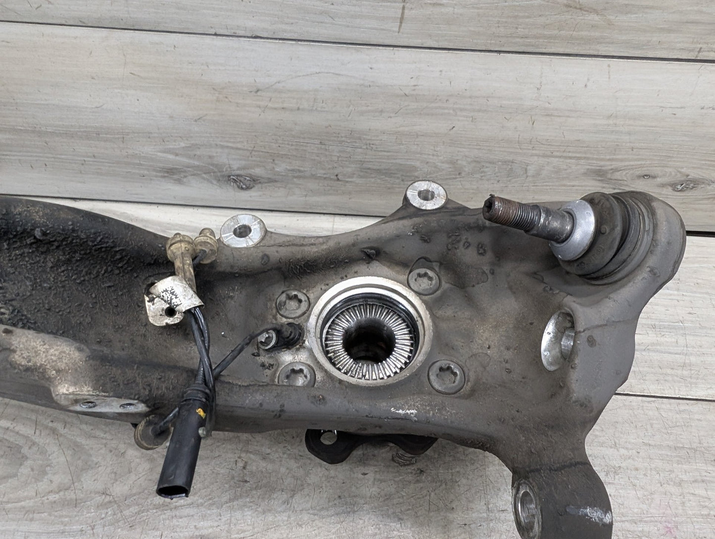 OEM BMW G30 530 540 M550 AWD Front Right Passenger Hub Spindle Knuckle Bearing