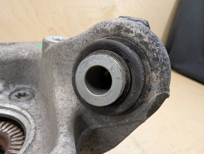 OEM BMW G01 X3 30i 30iX M40iX REAR Right Passenger Knuckle Hub Spindle Bearing