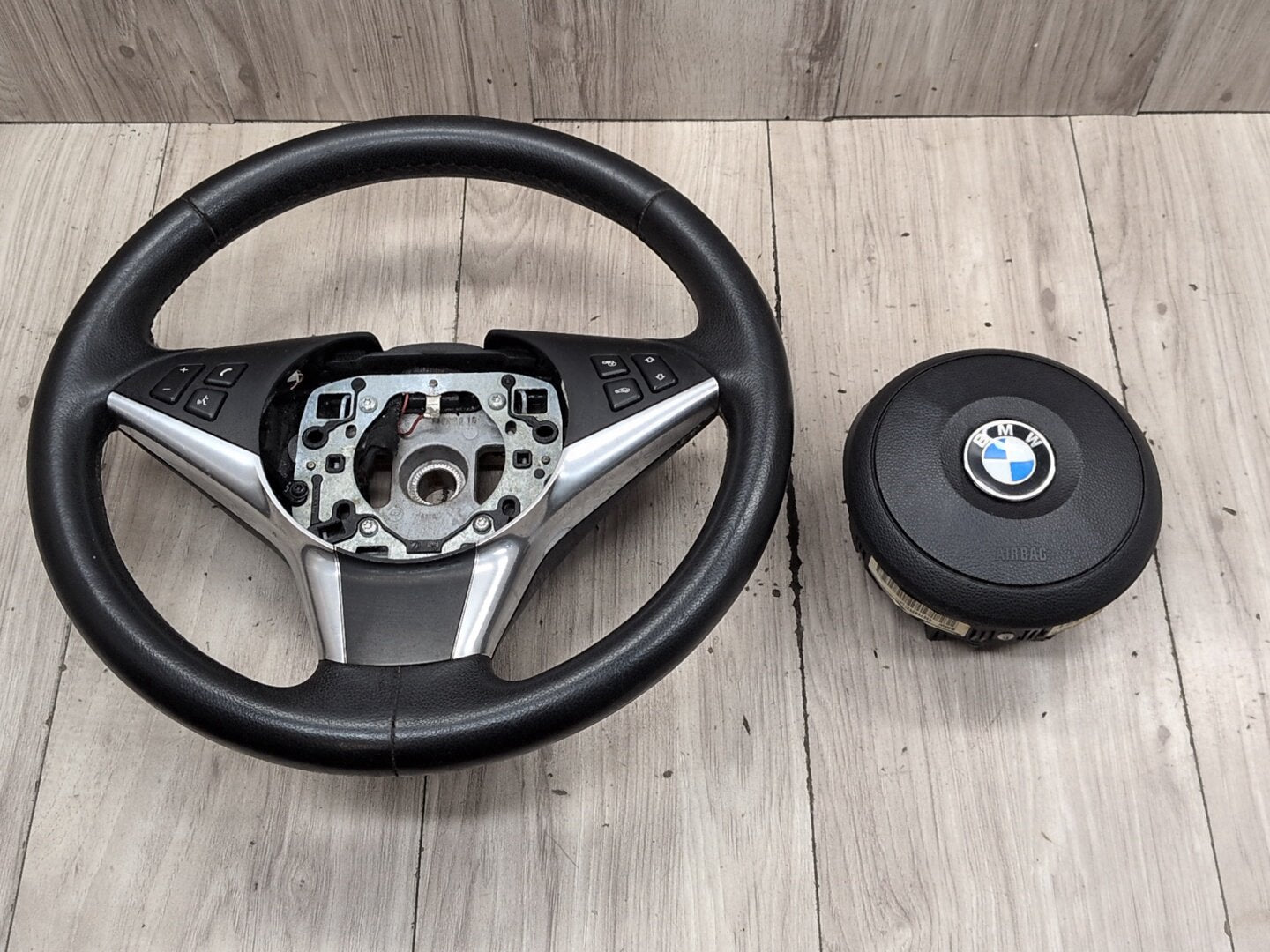 BMW 535i E60 Steering Wheel Airbag Air Bag w/ Steering Wheel PN 6790393