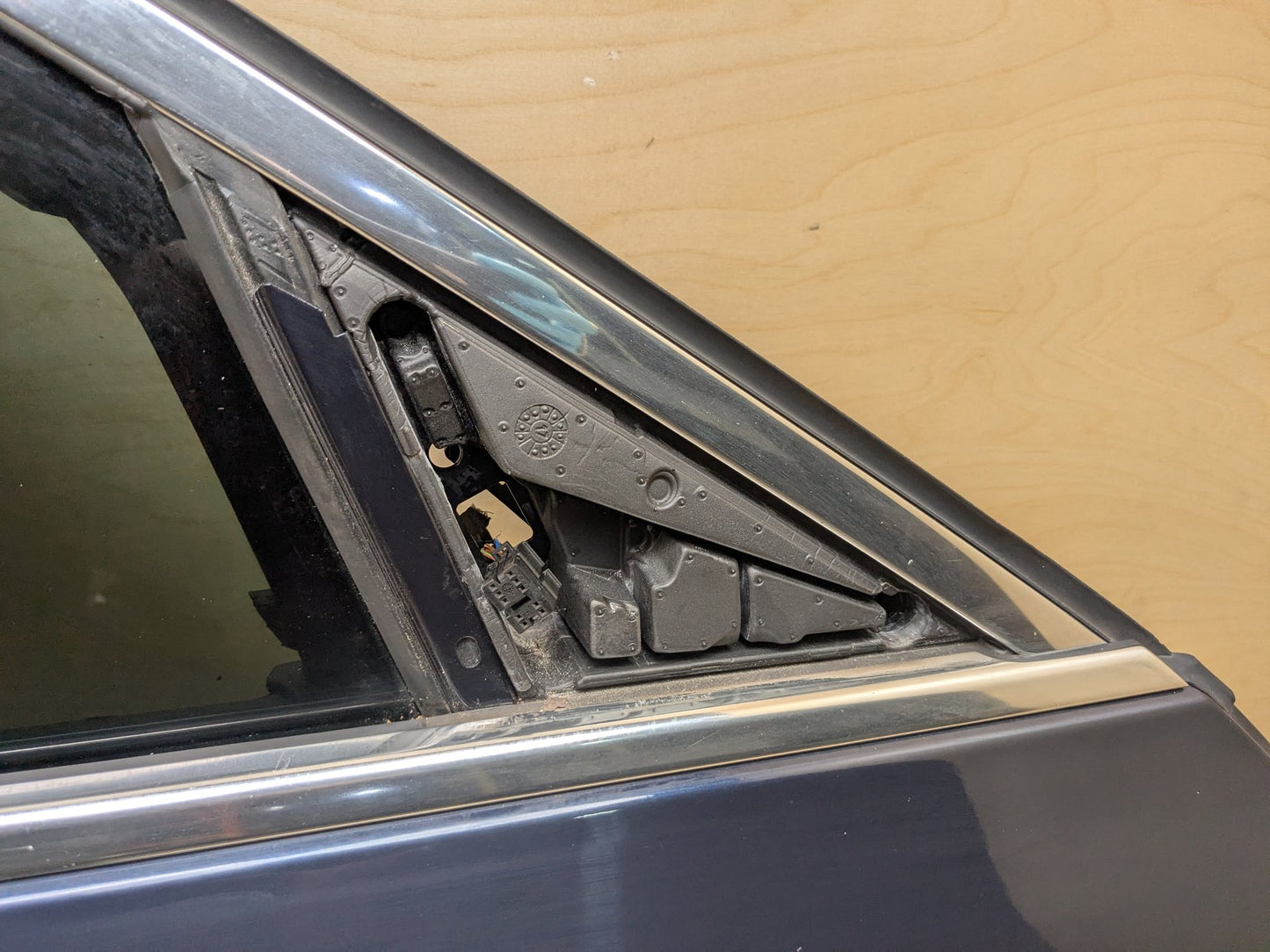 OEM BMW F90 G30 530 540 M550 M5 Front Right Passenger Door Shell Panel