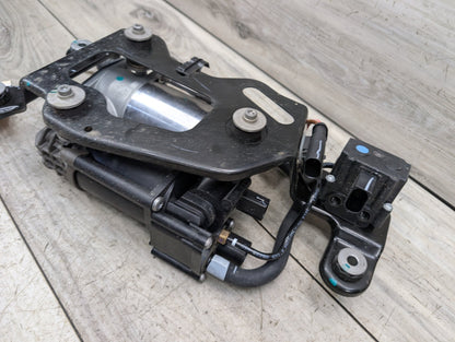 2014 - 2018 BMW X5 F15 Air Suspension Compressor Pump 6875177 N63B44O1