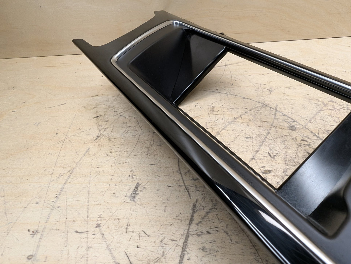 11-17 OEM Audi RS5 8T Center Console Monitor Display Screen Trim 8T1857186L