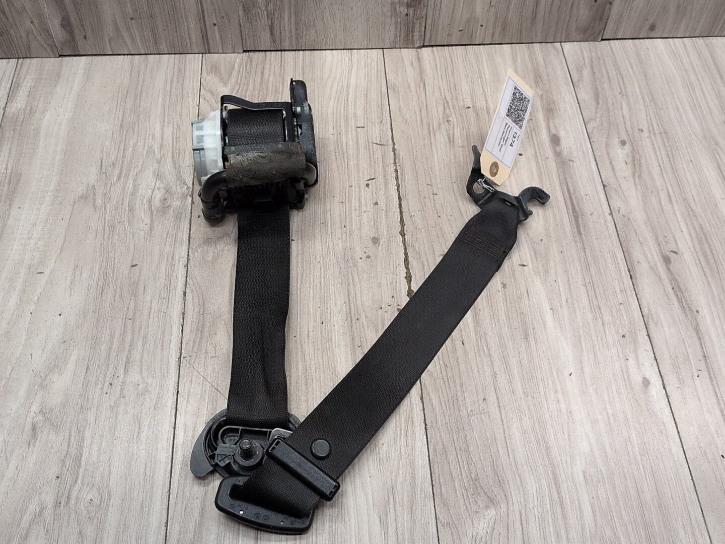 2011 - 2017 BMW X3 F25 Front Left Driver Seatbelt Seat Belt Retractor 7258435 N20B20O0