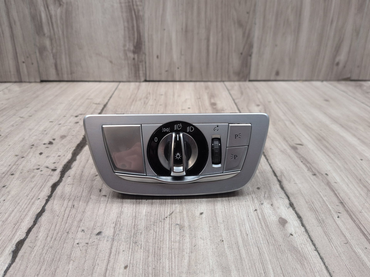 2016-2019 BMW 740Li G12 Headlamp Switch 9493723 OEM