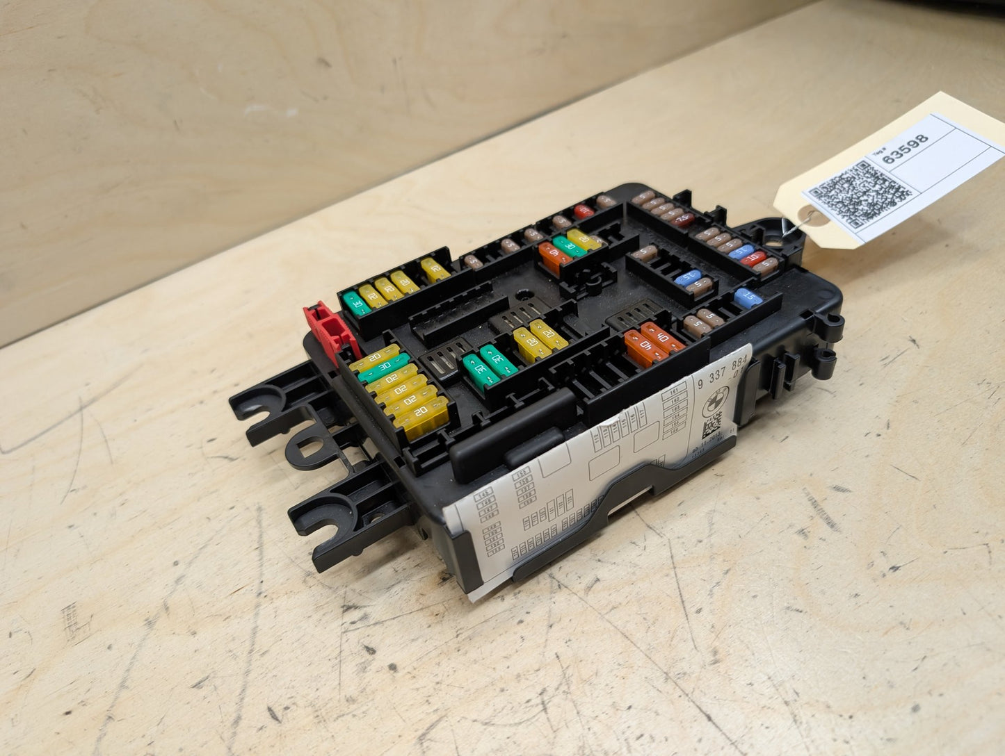 2012-2018 BMW 320i F30 Rear Power Distribution Fuse Box 9337880