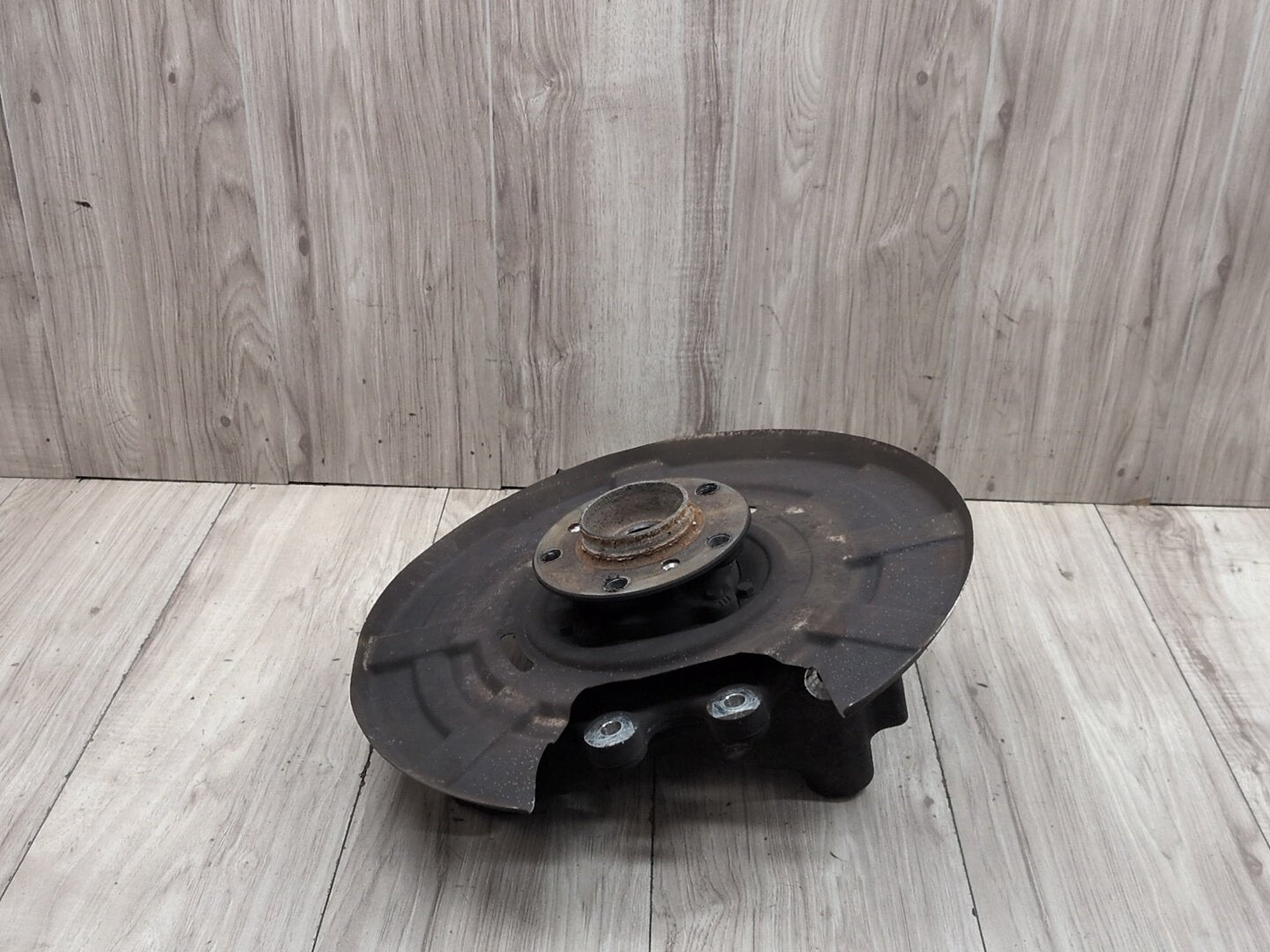 2012-2018 BMW M6 F06 Rear Left Driver Spindle Knuckle w/ Bearing 2284141