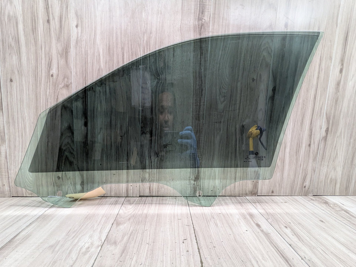 2019-2026 BMW 330i G20 Front Right Passenger Door Window Glass 7432230 OEM