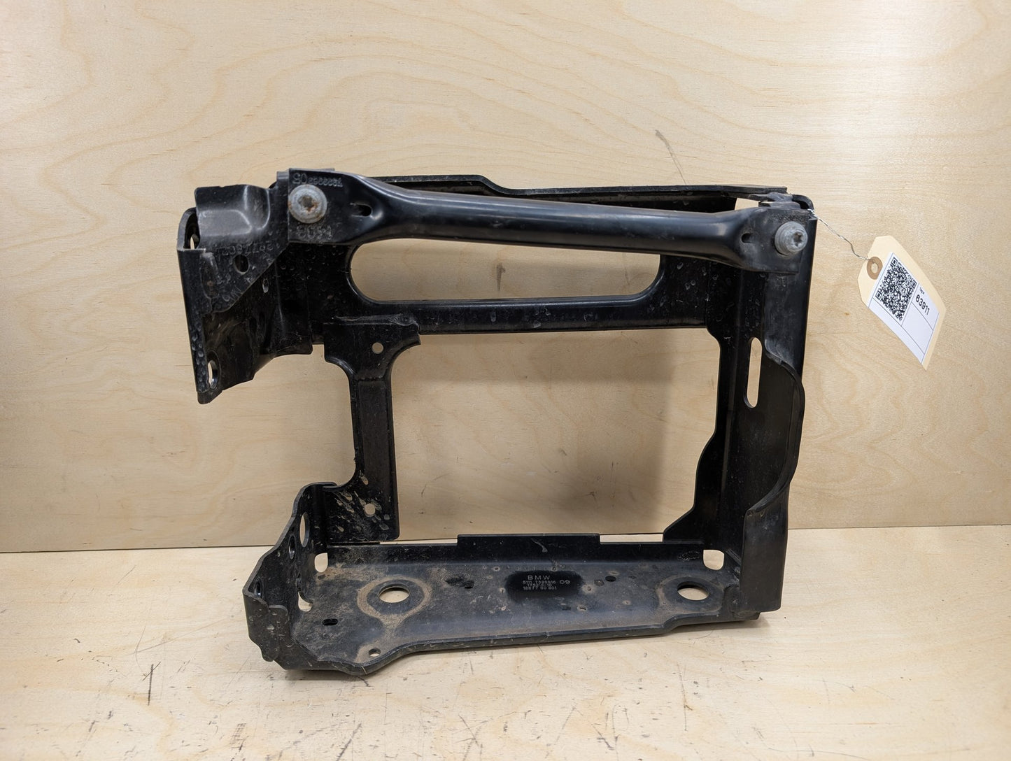 OEM BMW G01 G02 F97 X3 X4 Front Right Passenger Radiator Reinforcement Bracket