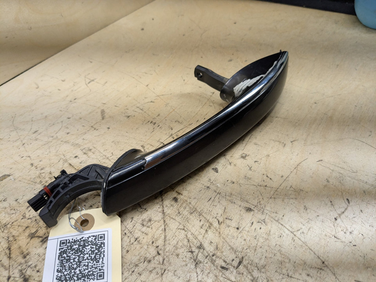 2016-2019 BMW 750i G12 Front Left Driver Exterior Door Handle 7411037 OEM