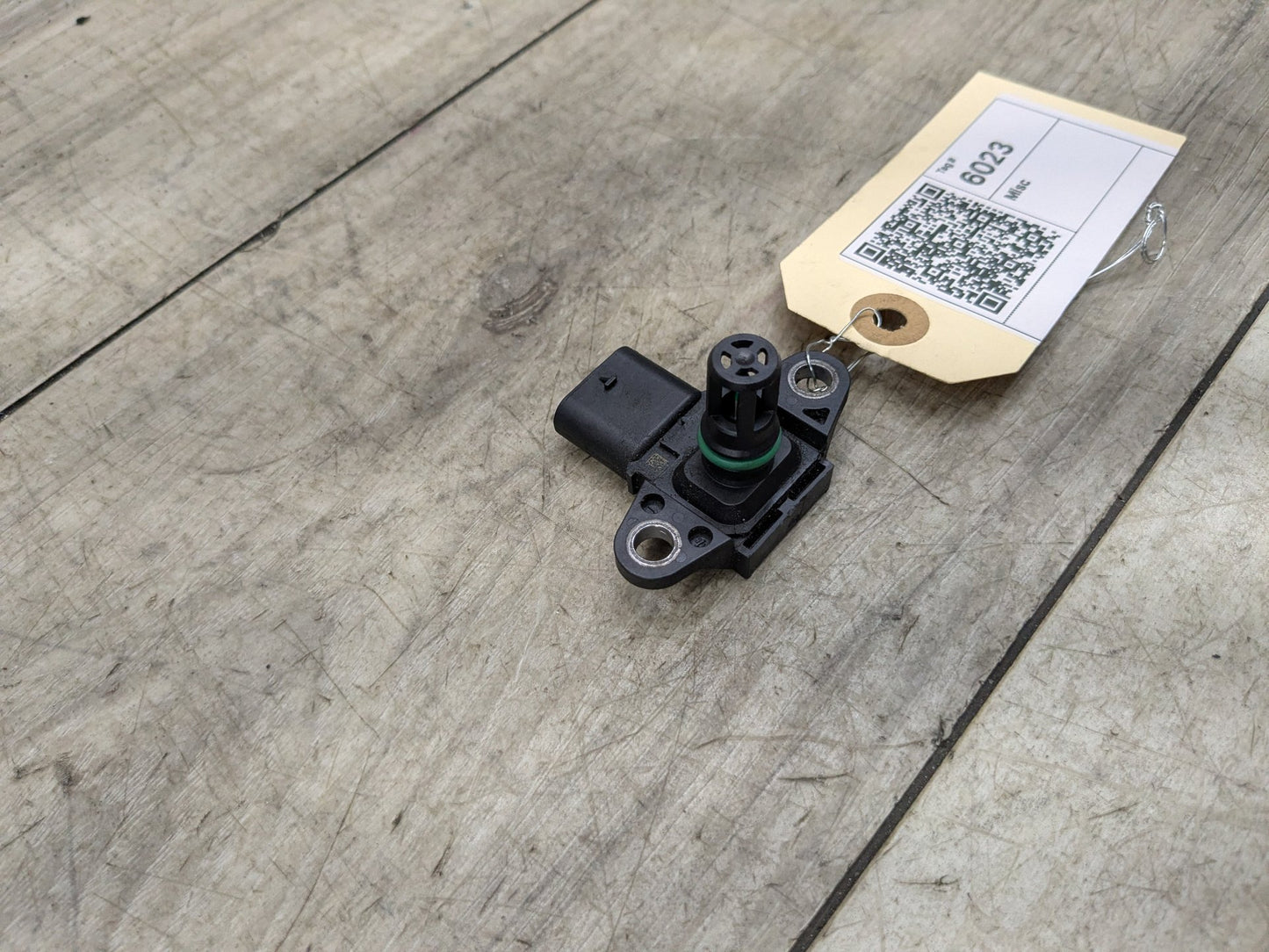 2016-2022 BMW 750Li G12 Manifold Absolute Pressure (MAP) Sensor 8644432