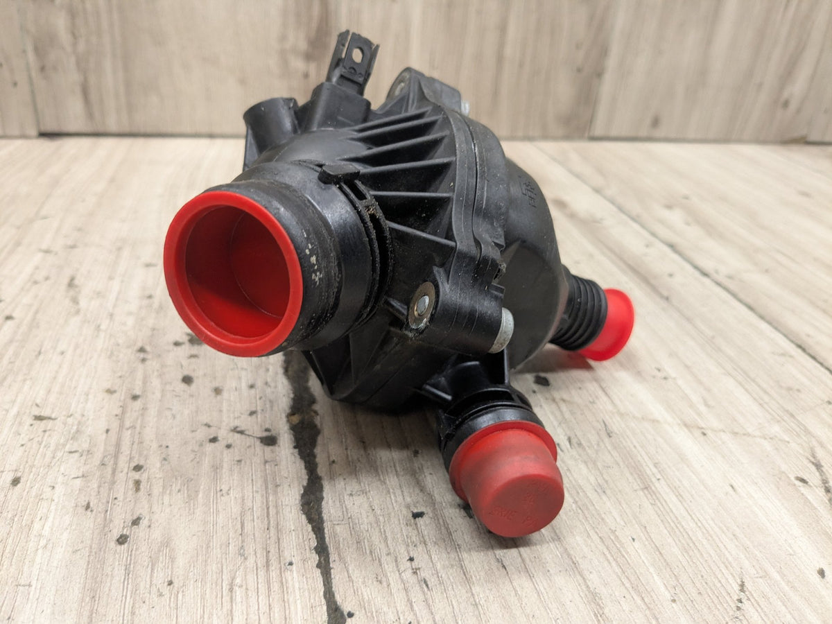 2017 BMW F16 X6 Engine Motor Cooling Auxiliary Water Pump 7598865