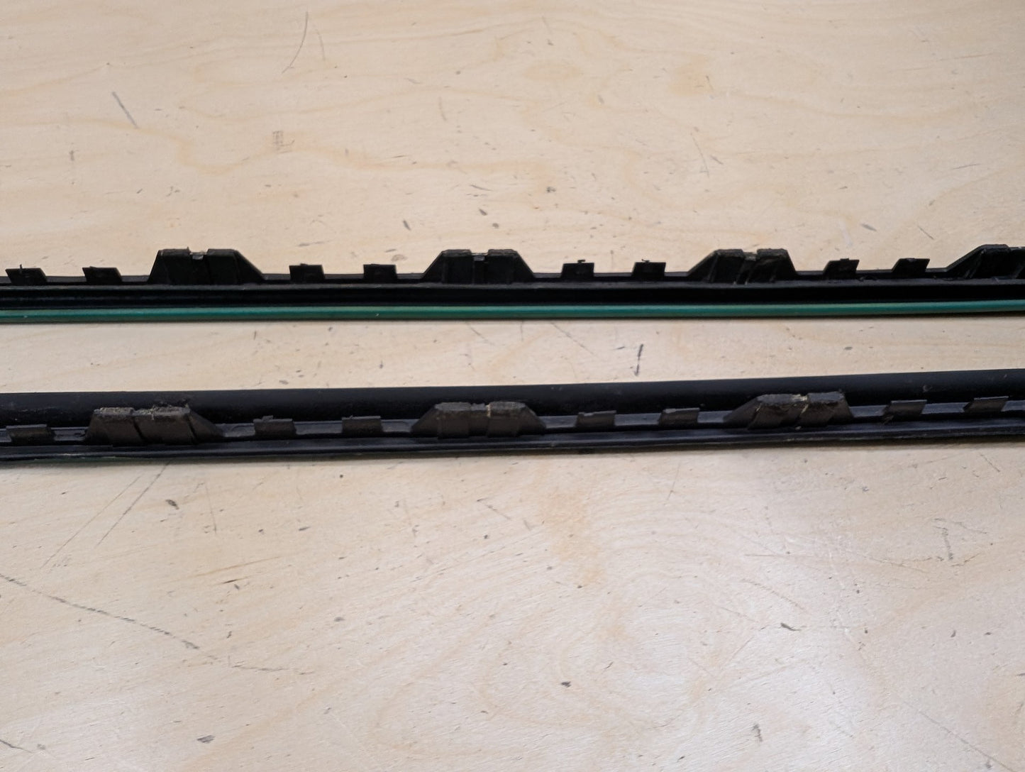 2015-2019 BMW X6 F16 Front Left Right Side Windshield Drip Trim Molding SET 7292407