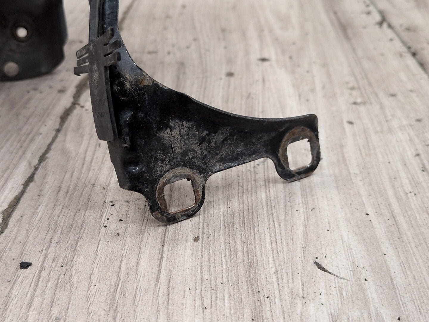 2016-2022 BMW 750i G12 Front Left Driver Fender Brackets SET 7413401 OEM