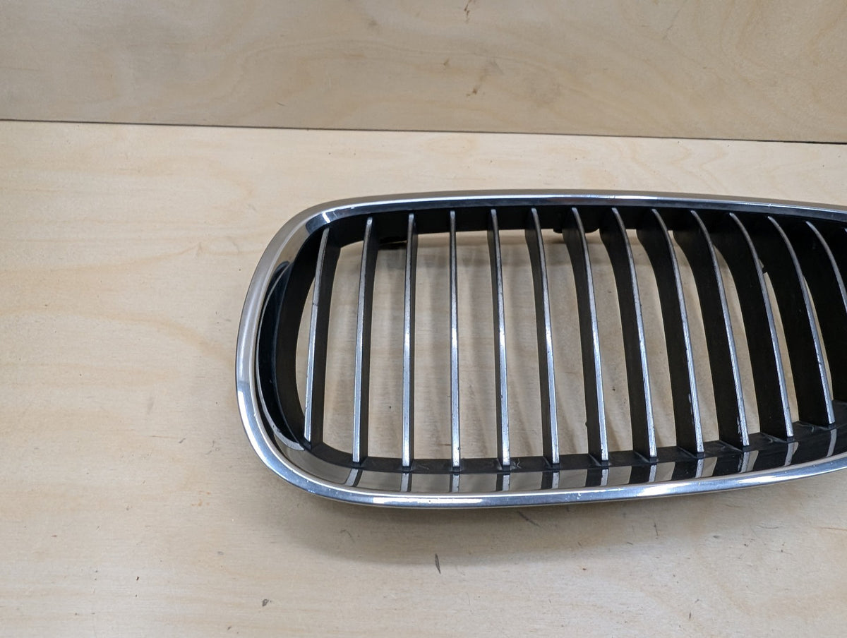 2007-2013 BMW 328i E93 Front Left Right Upper Bumper Cover Kidney Grilles SET 7157277