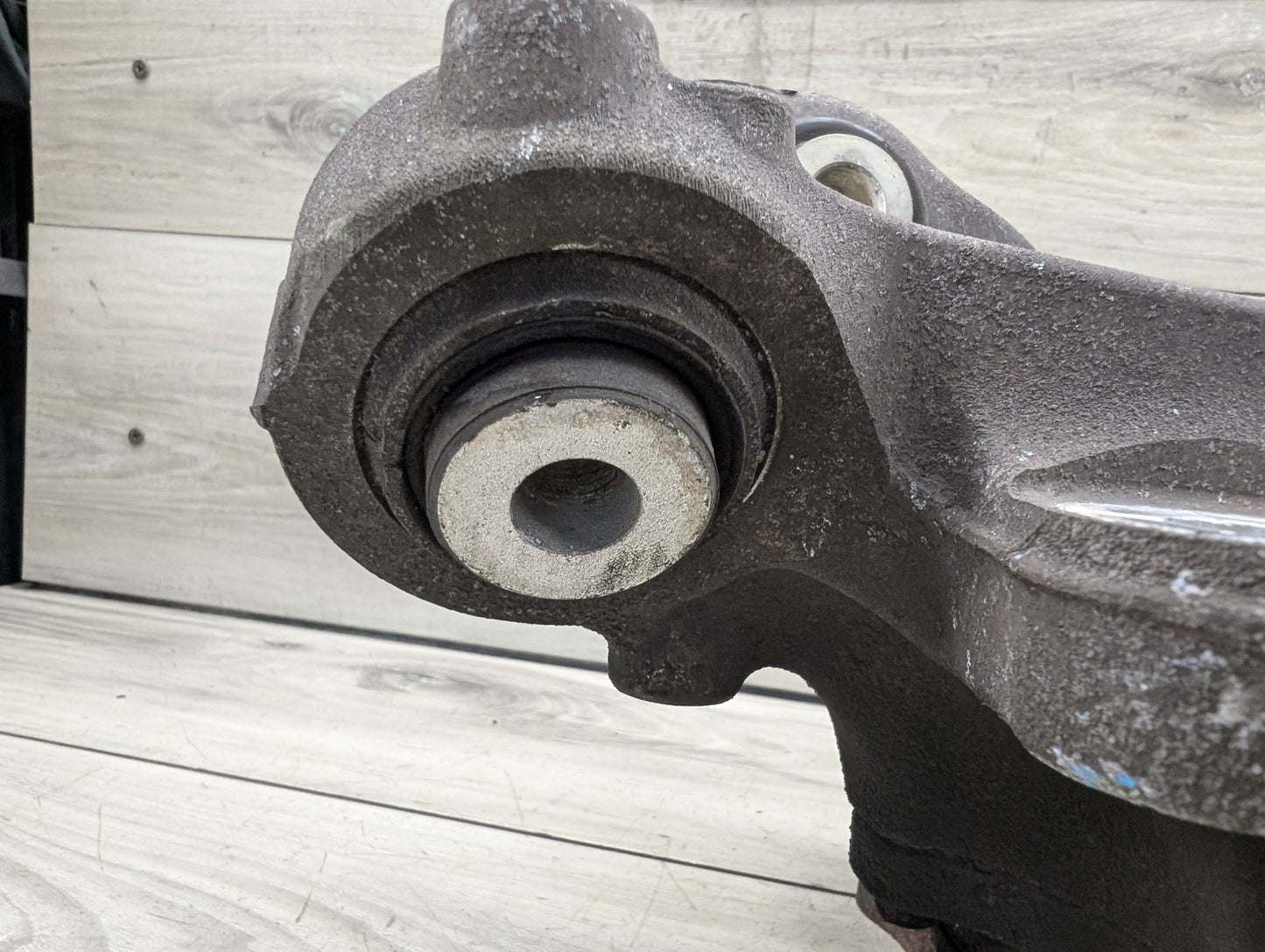 OEM BMW G01 X3 30i 30iX M40iX REAR Left Driver Knuckle Wheel Hub Spindle Bearing