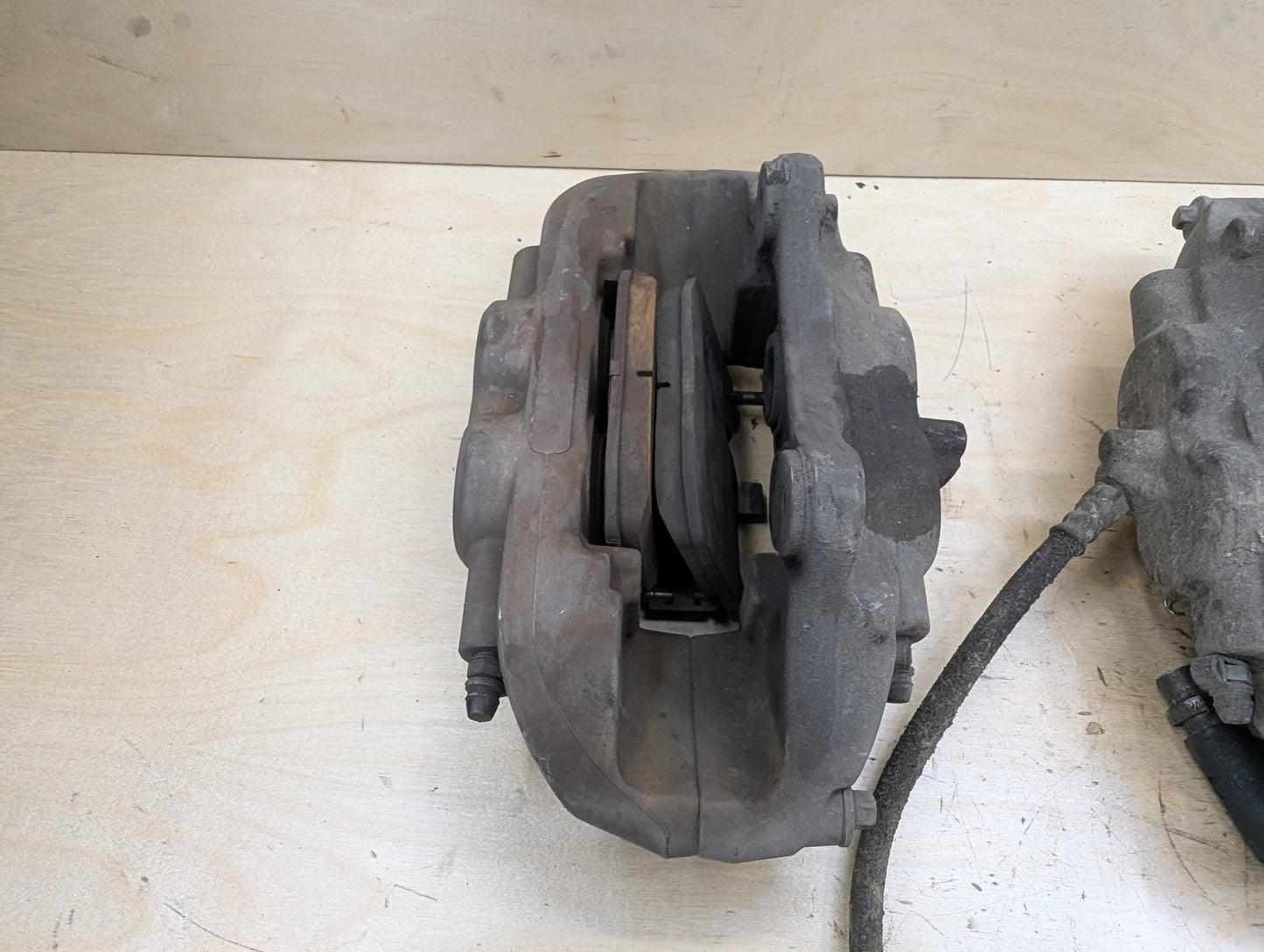 2012-2018 BMW 335i F30 Front Left Right Brake Caliper SET 6865537