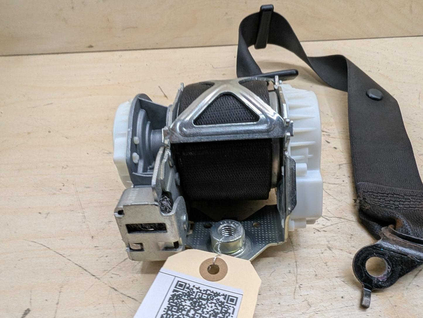 12-20 OEM BMW F30 F36 F80 M3 Front Left Driver Side Seatbelt Retractor Black