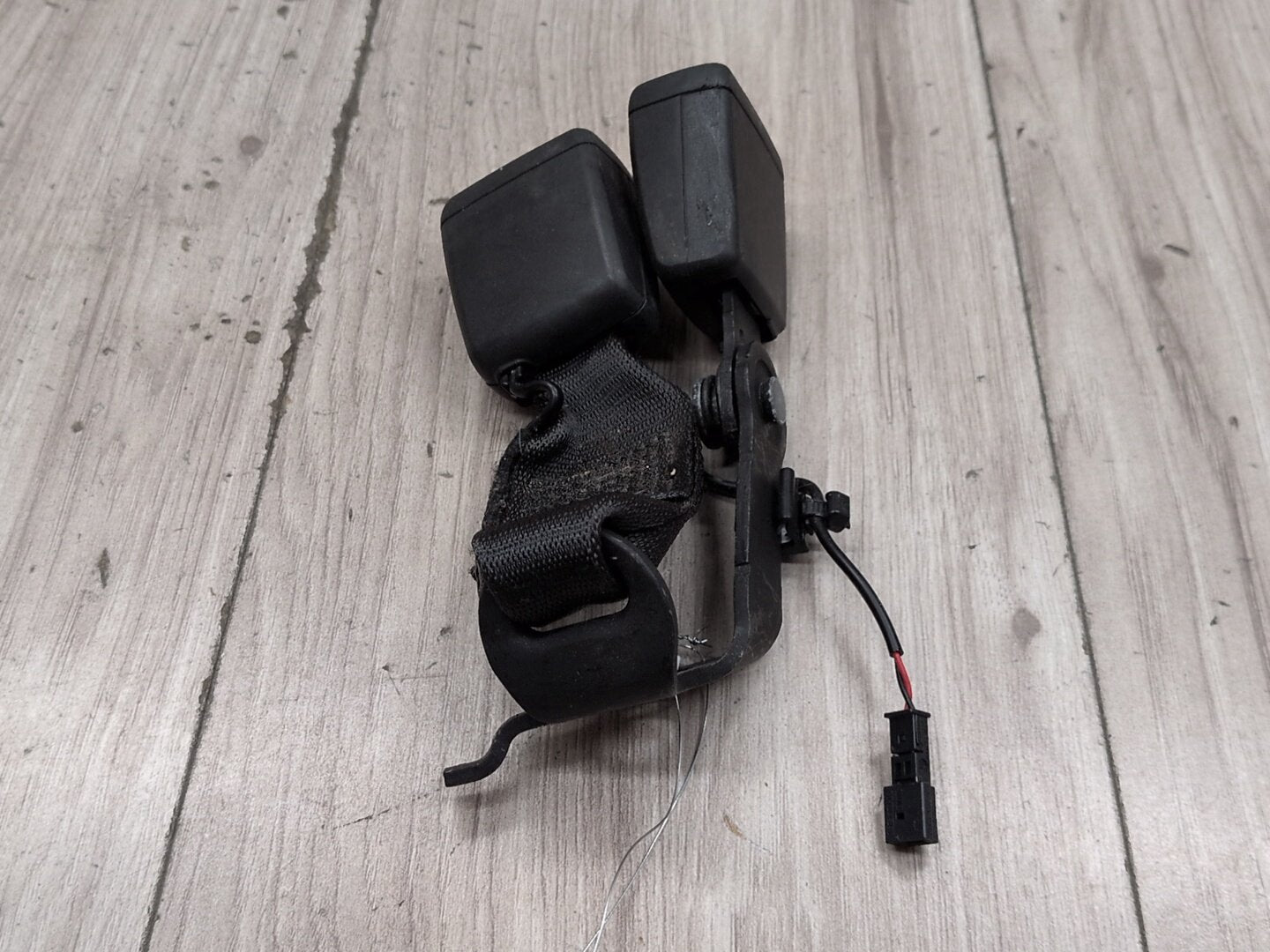 OEM BMW G20 G22 G26 G80 G82 M3 M4 Rear Right Passenger Seatbelt Seat Belt Buckle