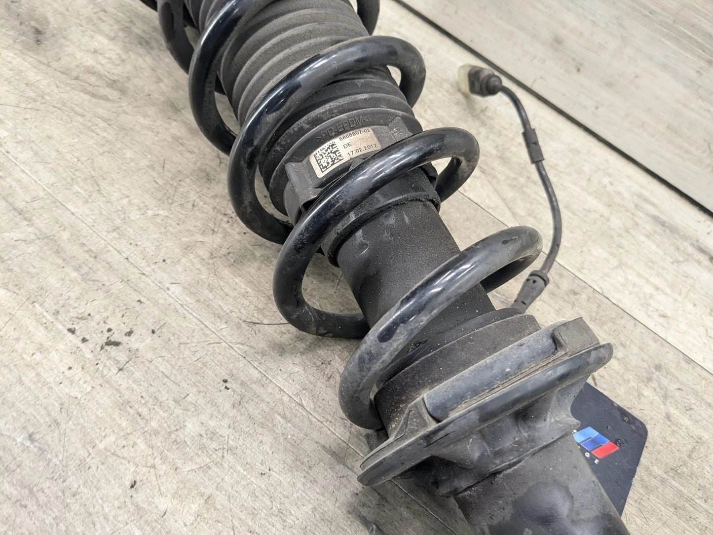 17-23 OEM BMW G30 M550 Rear Right Passenger Side Spring Strut Shock Absorber VDC