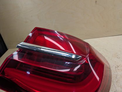 16-19 OEM BMW G11 G12 740 750 M760 B7 Rear Right Passenger Outer LED Tail Light