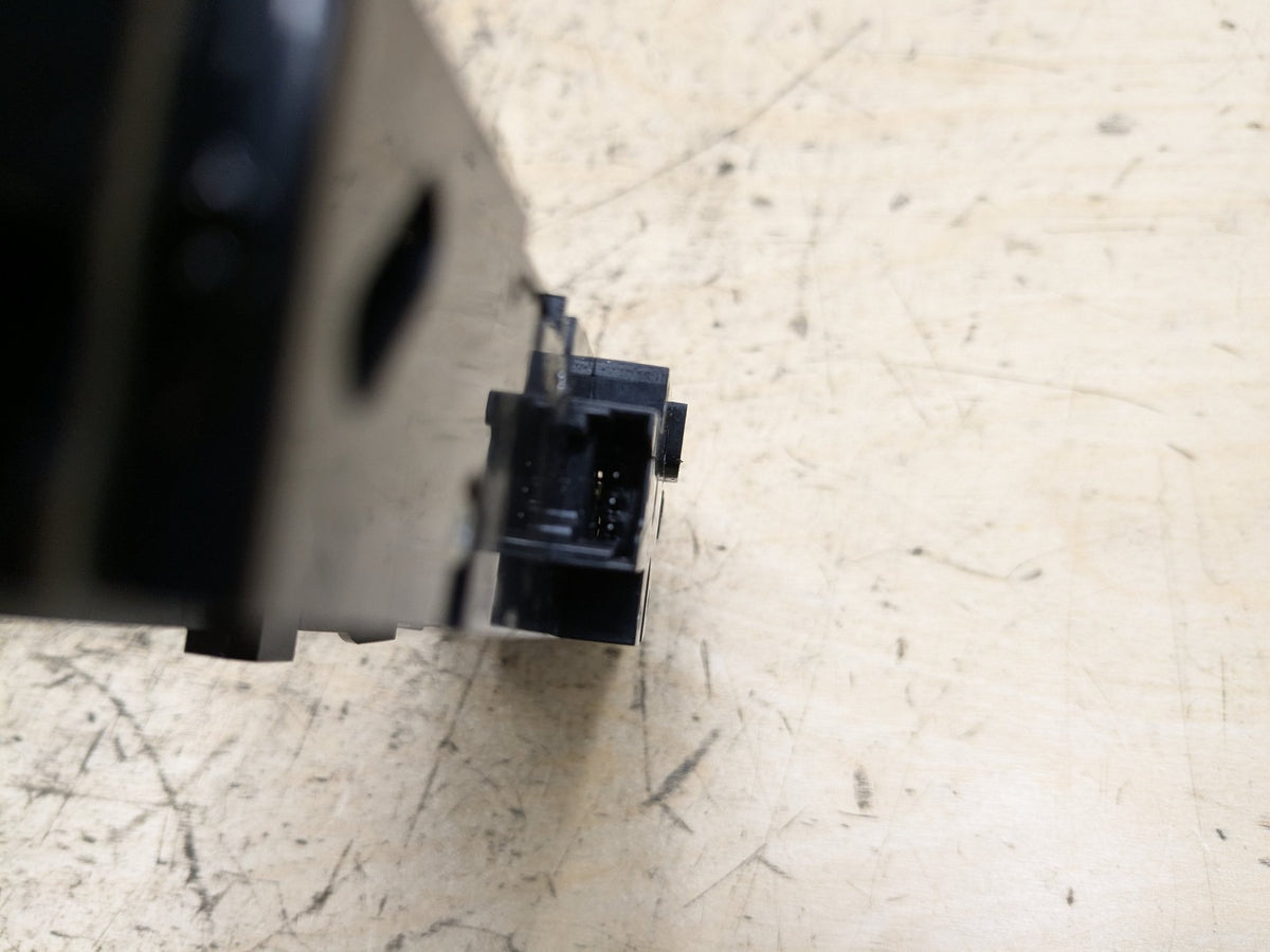 17-20 OEM BMW G30 G31 530 540 M550 Center Console Operating Unit Traction Switch