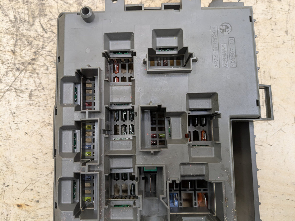 2007-2013 BMW 328i E92 Front Power Distribution Fuse Box 9119444 OEM