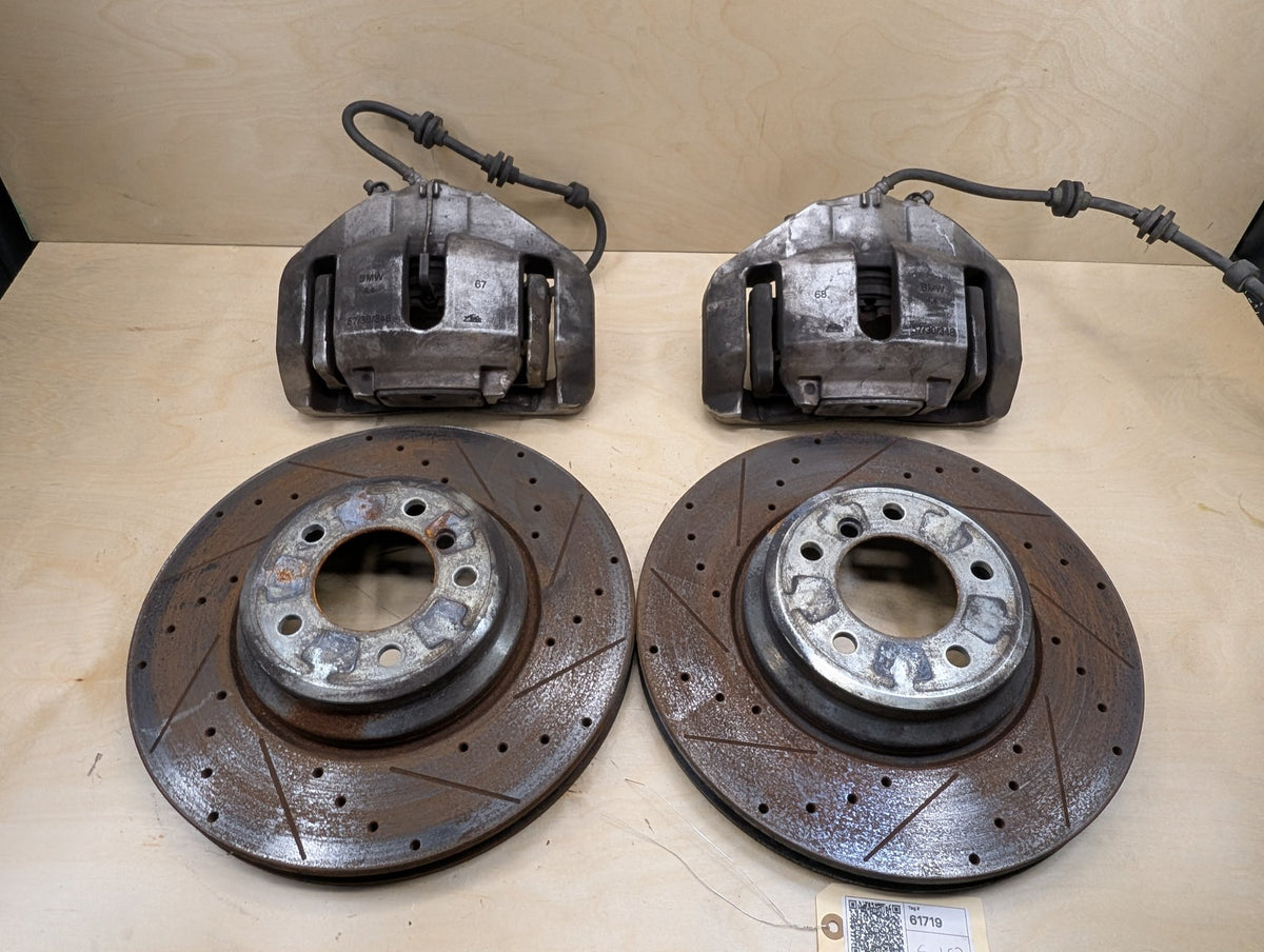 OEM BMW 335 E9X Front Left Right Brake Caliper SET w Drilled Slotted Rotors