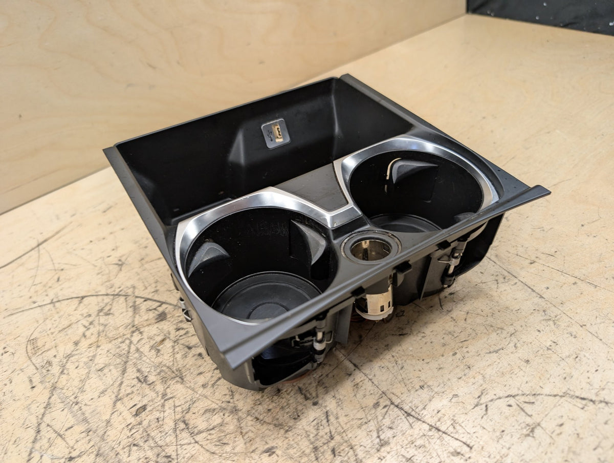 16-19 OEM BMW G11 G12 740 750 M760 Center Console Cup Holder USB Charging Port
