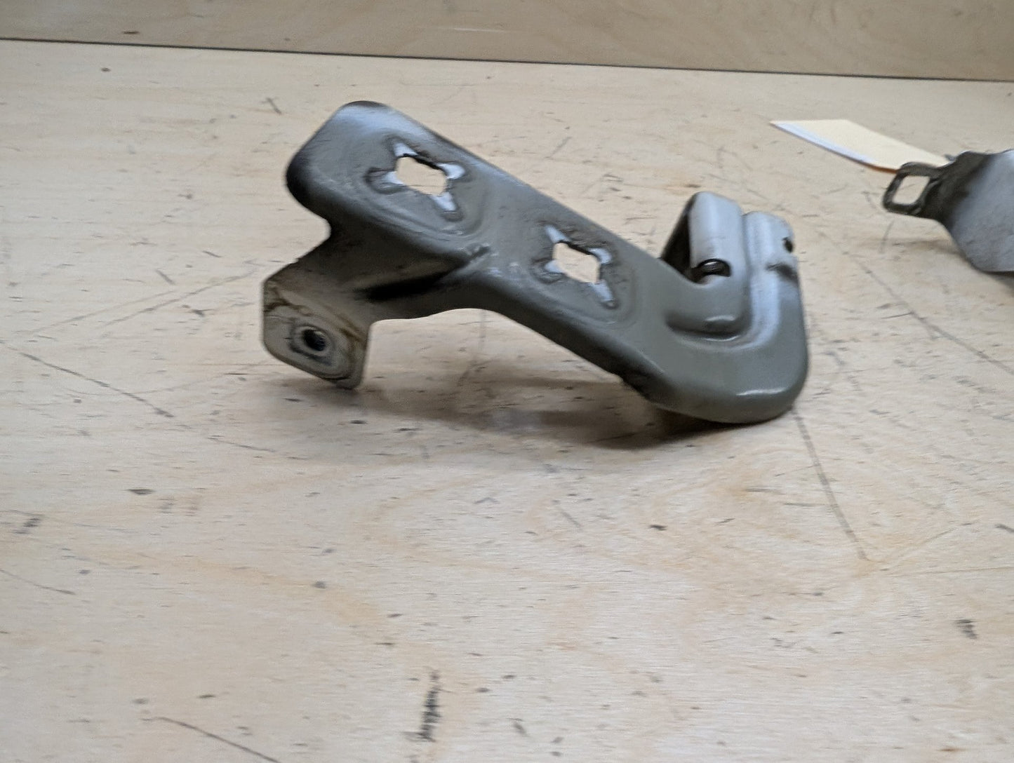 15-20 OEM BMW F80 F82 F83 M3 M4 Left Driver Fender Bracket Mount Carrier SET