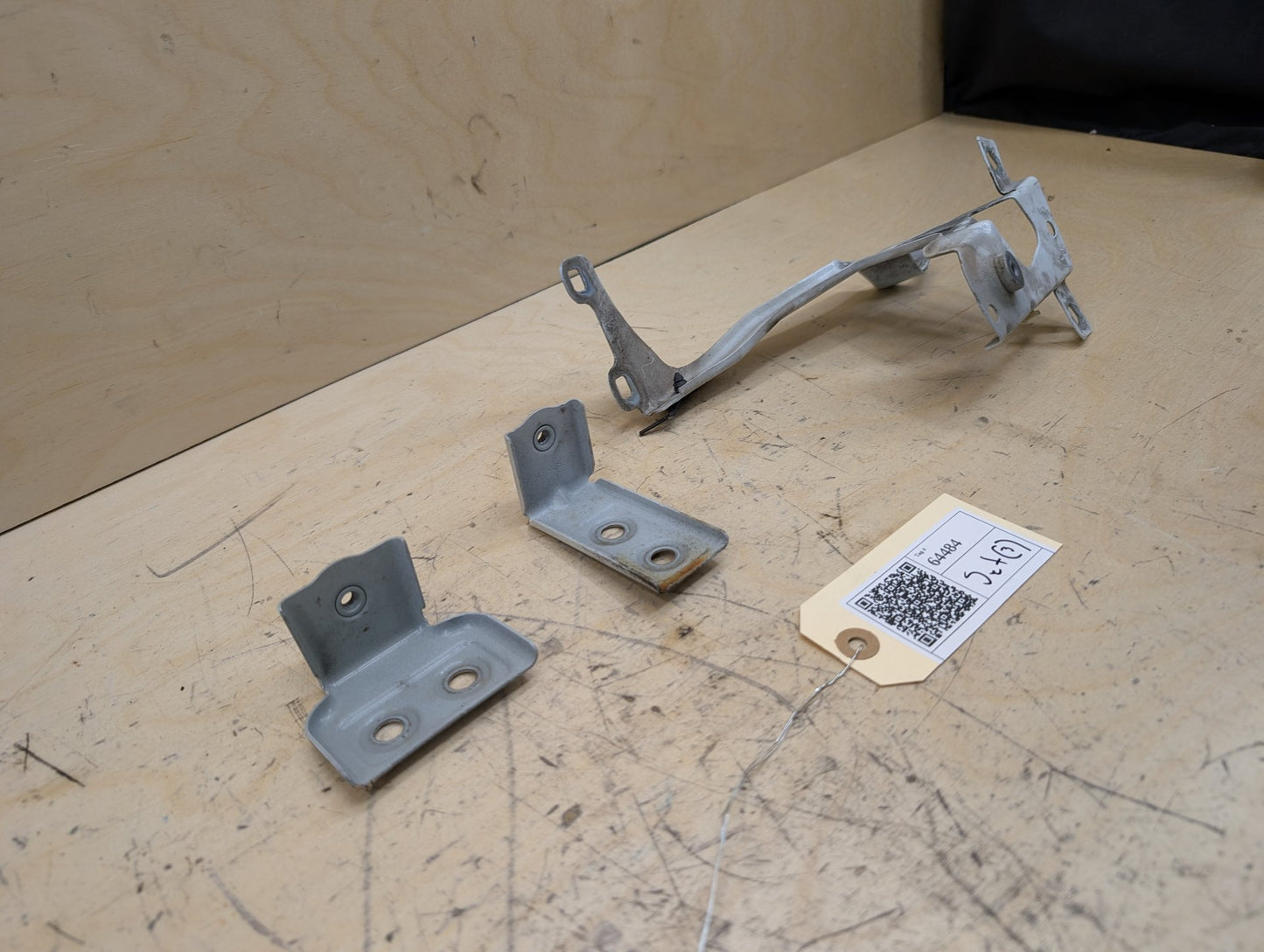 2016-2022 BMW 750i G12 Front Left Driver Fender Brackets SET 7347425