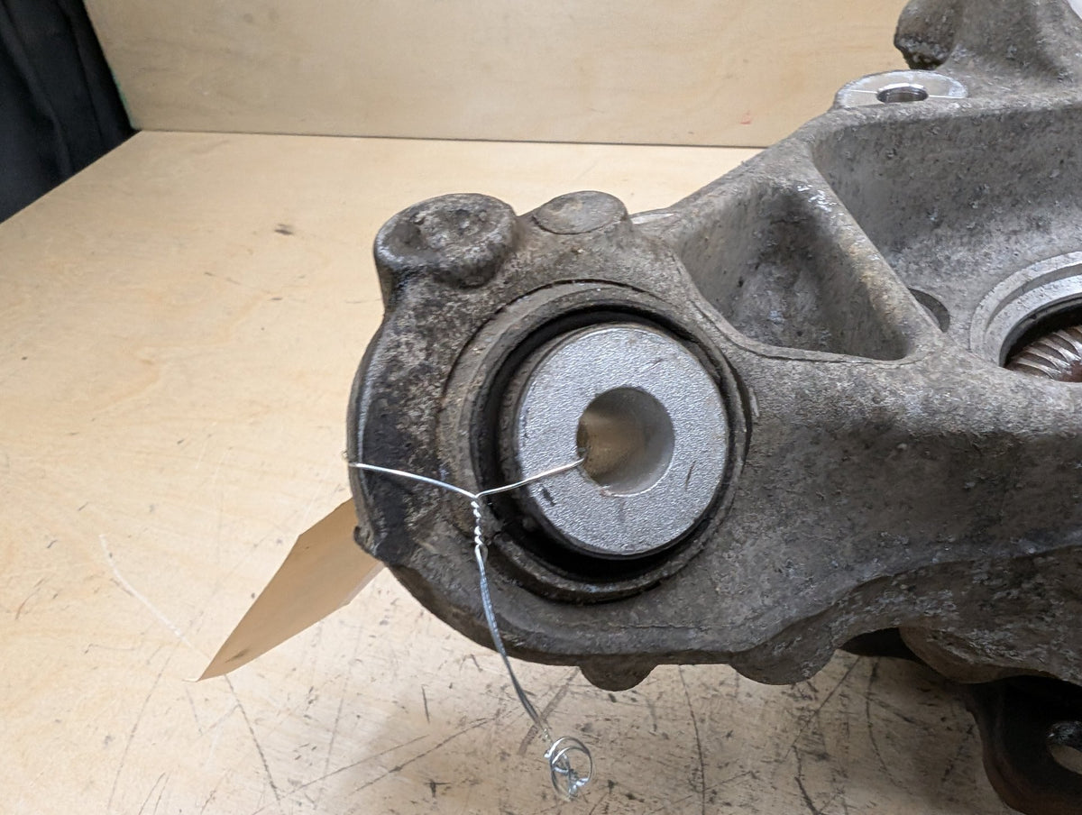 OEM BMW G01 X3 30i 30iX M40iX REAR Right Passenger Knuckle Hub Spindle Bearing
