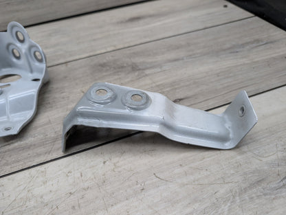 2019 - 2026 BMW X5 G05 Front Right Passenger Fender Brackets SET 7418220 B58B30M1