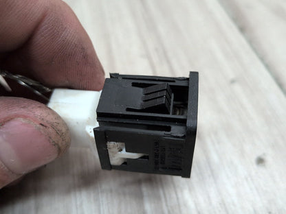 OEM BMW F30 F36 F80 F82 F83 M3 M4 F90 G01 G05 G12 G20 G30 X3 X5 USB Socket Port
