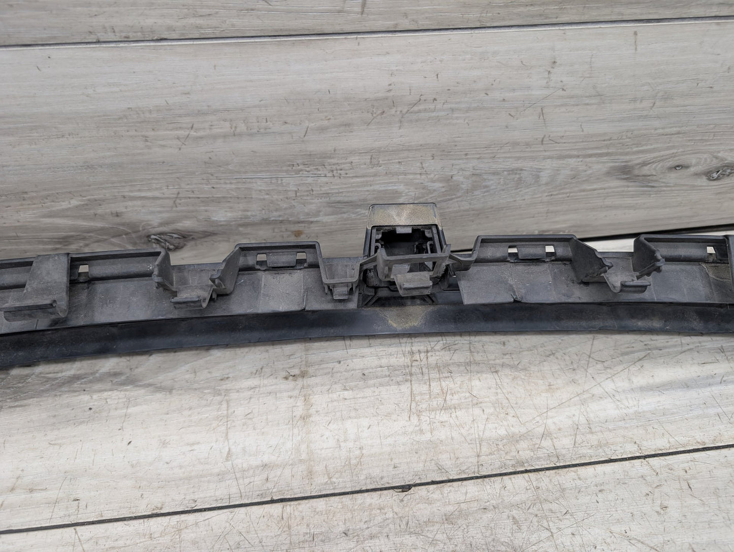 2015 - 2019 BMW X6 F86 Front Middle Center Bumper Cover Grille 8056341 S63B44T2