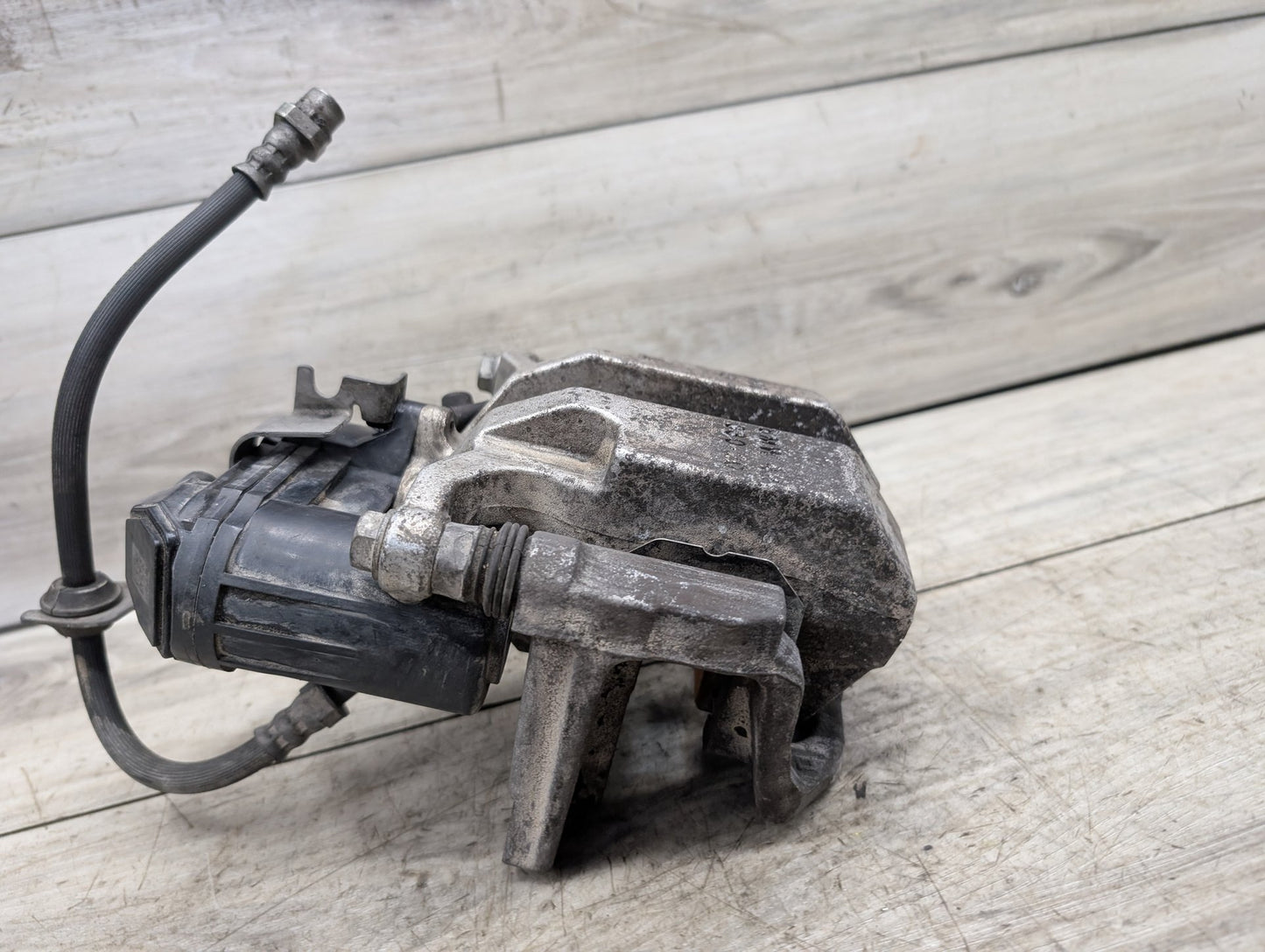 OEM BMW G20 G22 G23 G26 G42 330 M340 430 M440 REAR Left Driver Brake Caliper