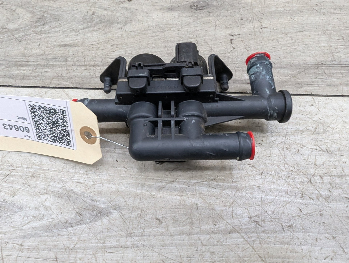 OEM BMW F01 F02 F06 F07 F10 F12 F13 M5 M6 Engine Water Heater Control Valve Pump