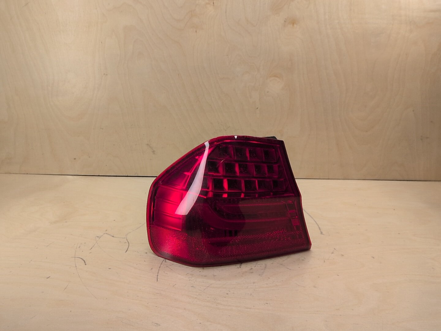 09-11 OEM BMW E90 328 335 M3 LCI Rear Left Driver Side Outer Tail Light