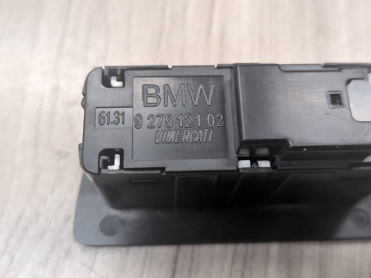 OEM BMW F02 F10 F15 F48 F90 G01 G20 G30 G80 X3 Rear Trunk Lid Center Lock Switch