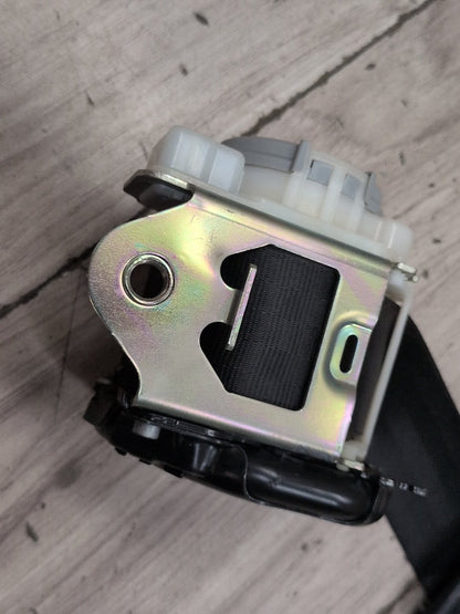 2015-2018 Audi Q3 8U Rear Left or Right Seatbelt Seat Belt Retractor 8U0857805A